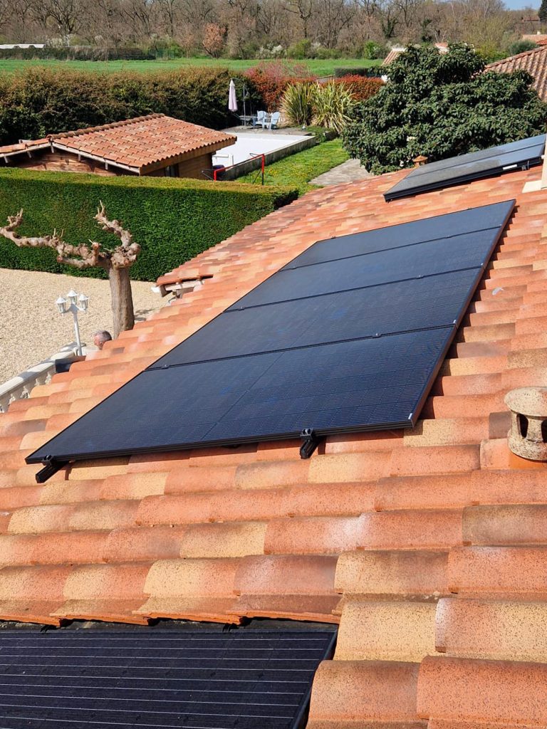 Pose de panneaux solaires à Capens